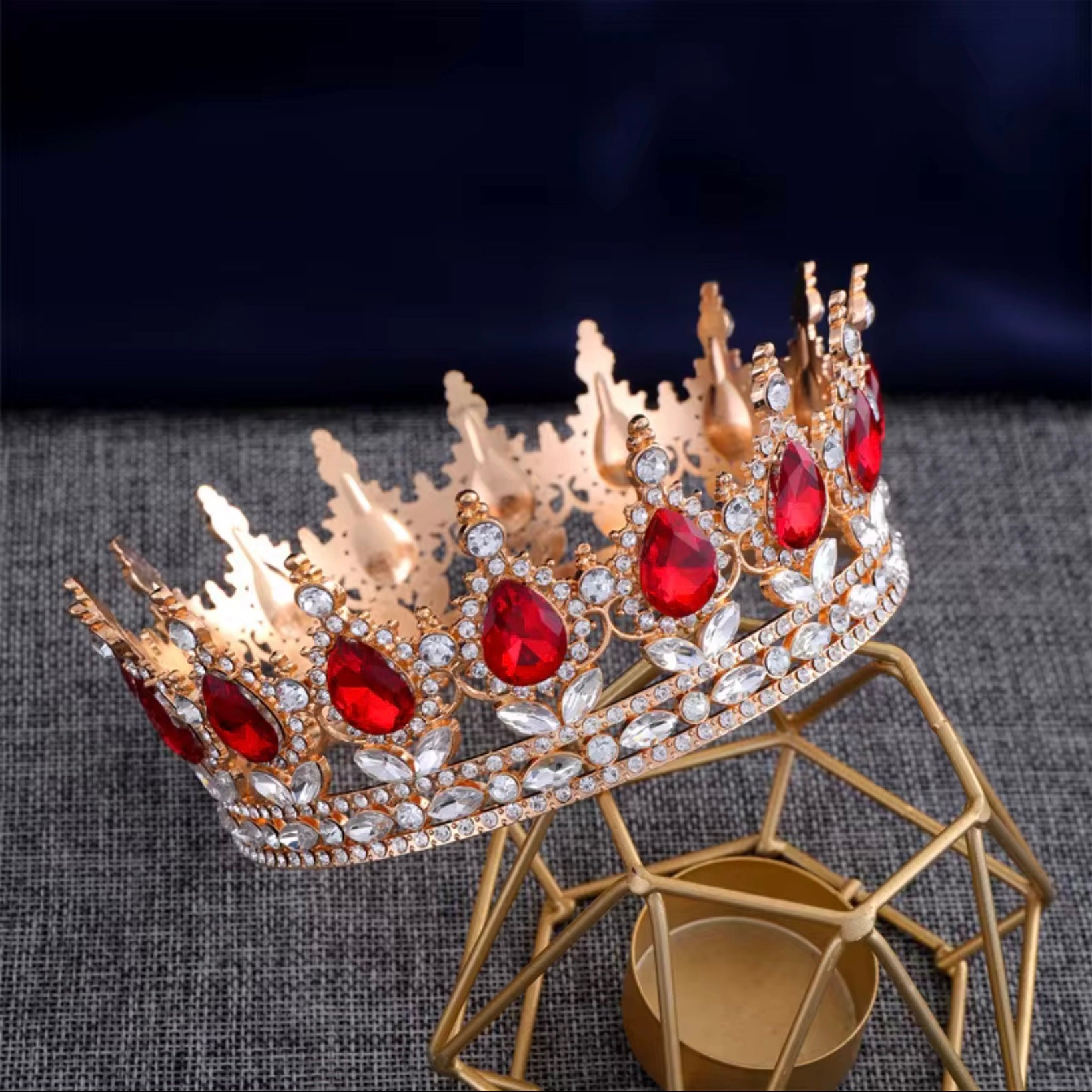 Circular Red/Gold Crown